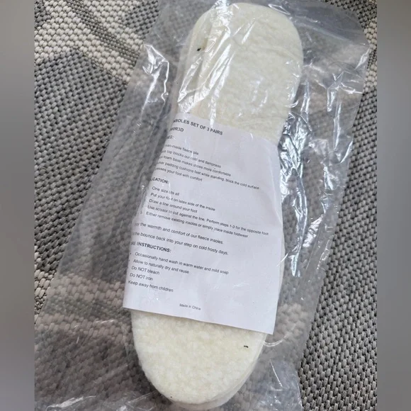 3 pairs - Cozy Fleece Insoles NWT - Picture 2 of 4